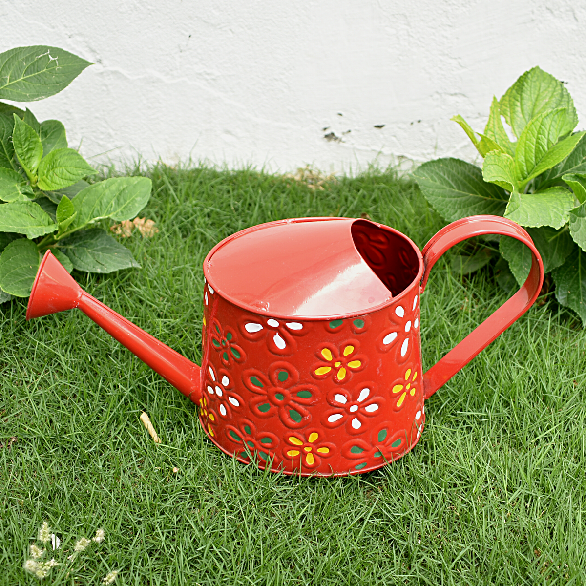 Metal Watering Canister for Home & Garden - Red (2.5 Liters)